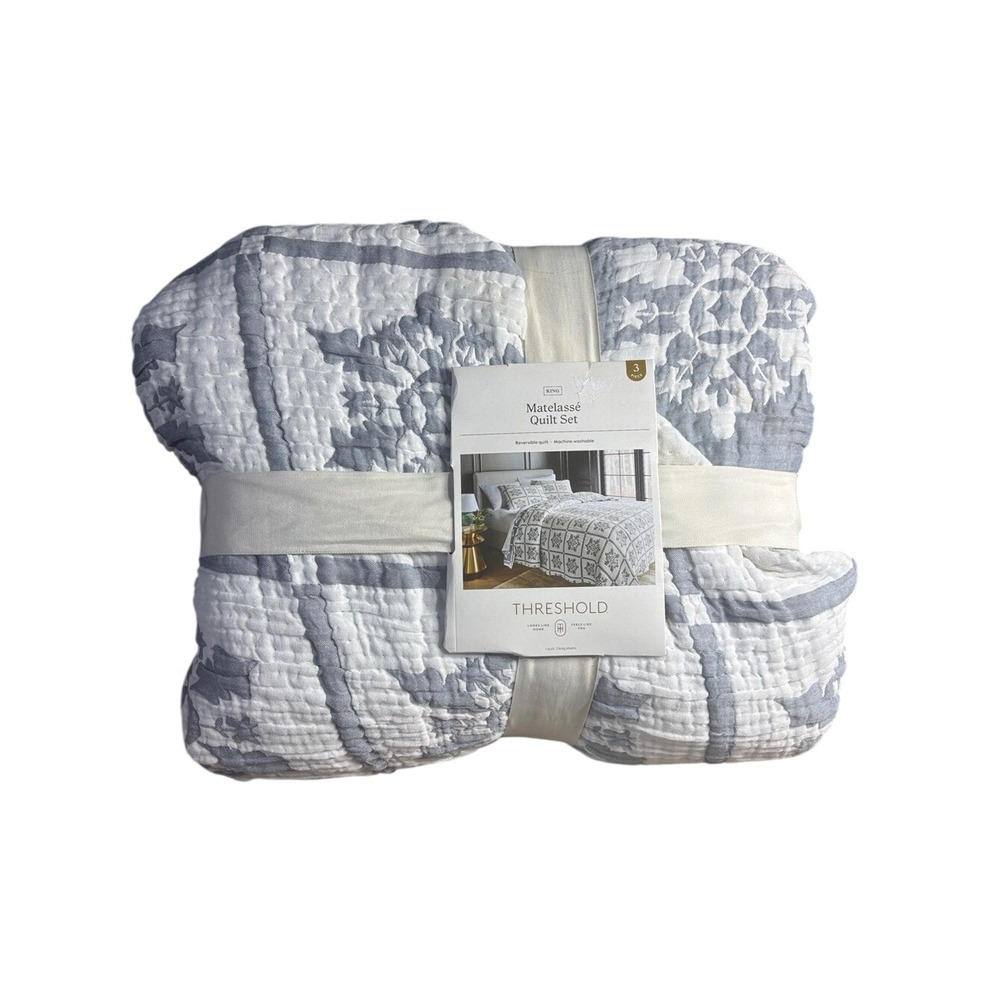 Threshold Snowflake SZ King Queen Matelassé Quilted Blanket SET Holiday GIFT NEW